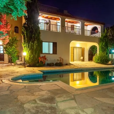 Perla Coral Bay Villa *