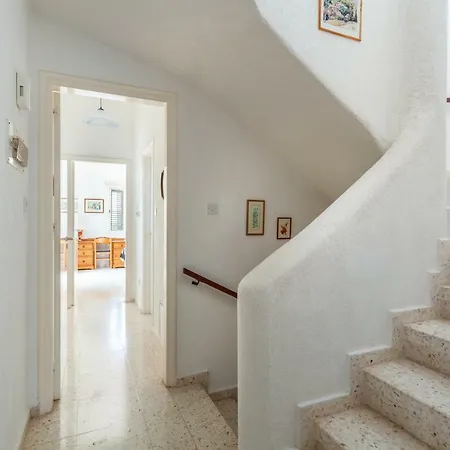 Perla Coral Bay Villa *